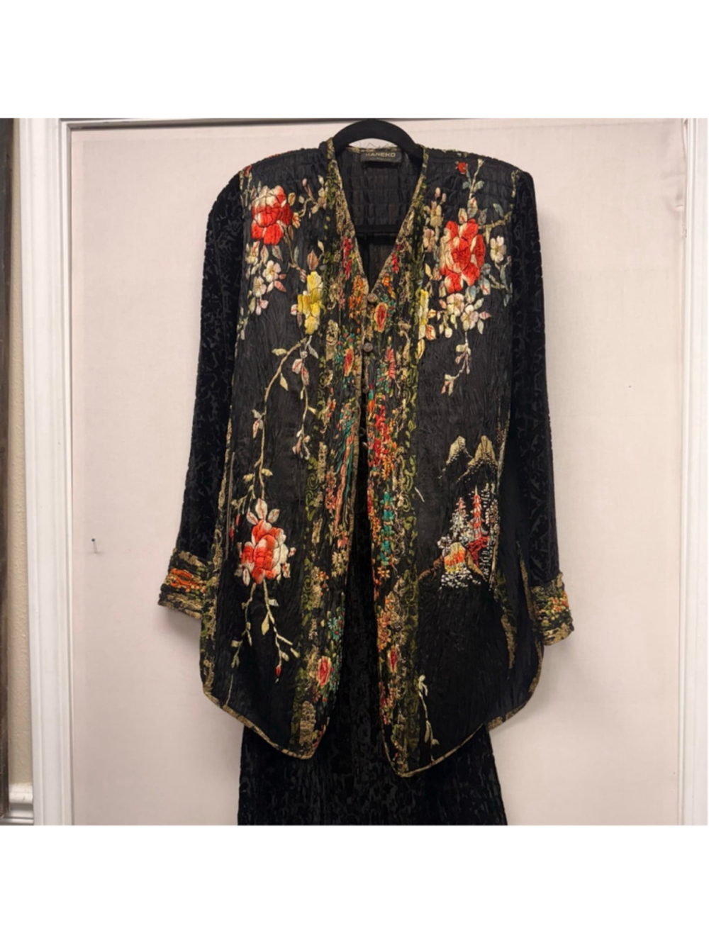 Vtg Women's KANEKO Black Floral Embroidered Jacket & Skirt Set M/L